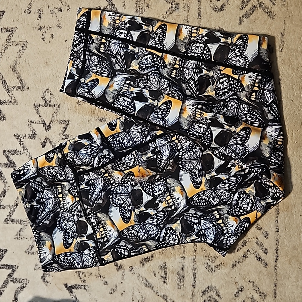 CVG Metamorphosis honey capri leggings